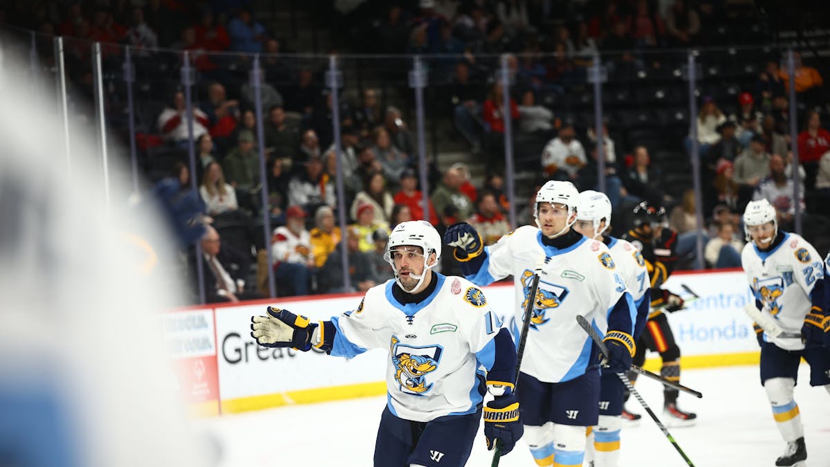 Lewandowski, Gallant score in loss to Indy