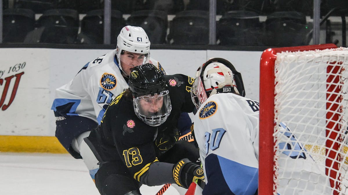 Walleye dominate early in tenth straight win