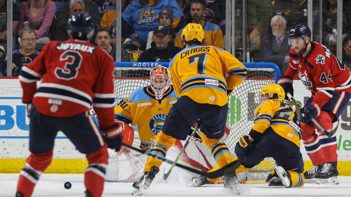 Craggs' hat trick powers 5-2 Walleye win over Wings