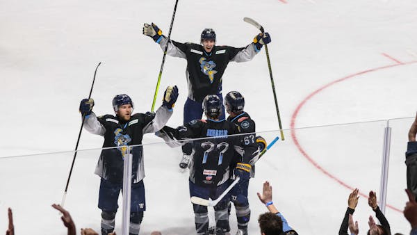 Walleye take season series in dominant win against the Nailers