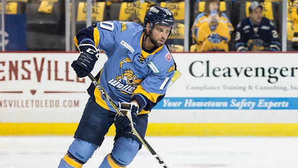 Record-breaking crowd watches Walleye edge Komets