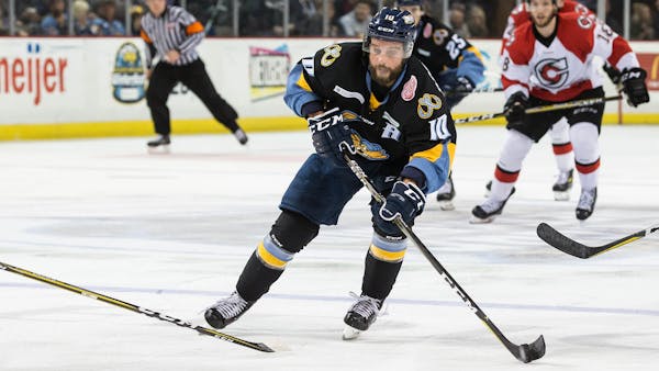 Walleye bounce back with victory over Mavericks