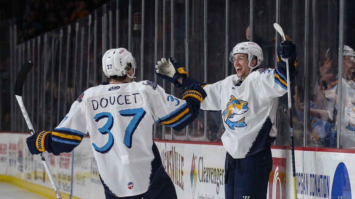 Walleye comeback halted in loss to Komets